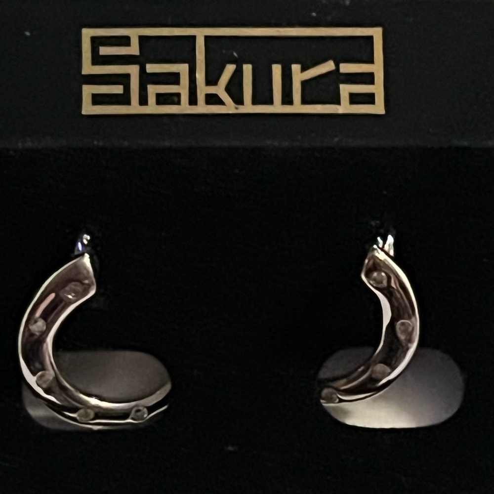 New SAKURA pierced earrings signed 925.